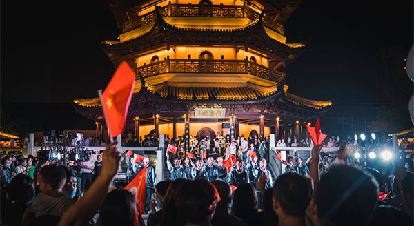 燃！快閃唱響《我和我的祖國》，國慶小長假樂游里運(yùn)河！